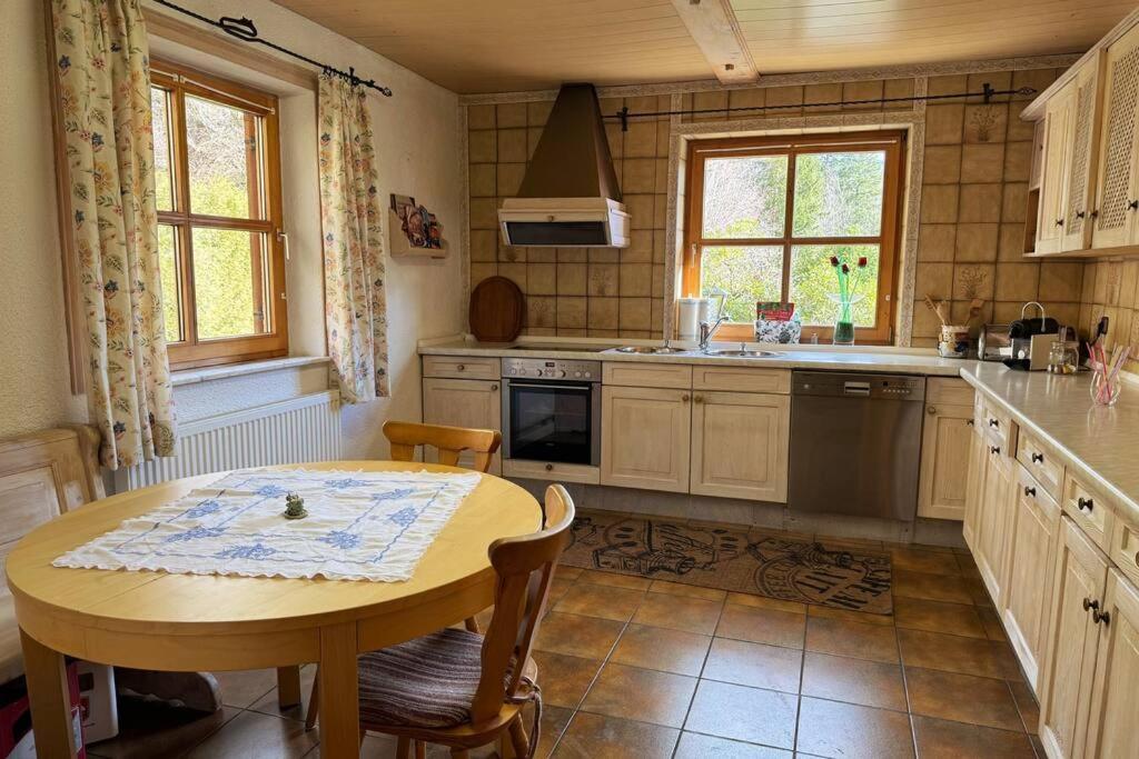 Romantisches Alpenchalet - Mit Sauna Und Kamin - Ruhig Und Zentral Bad Tolz